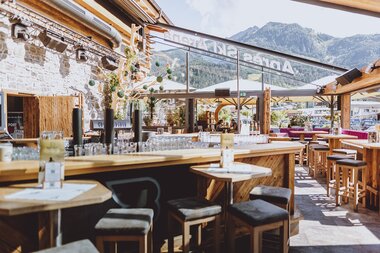 The Après Ski Arena in the Baumbar by day | © JFK PHOTOGRAPHY by Juergen Feichter